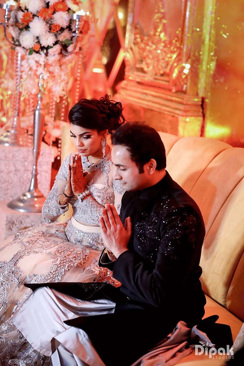 Close portrait of Shreejeet and Tanvi on their wedding day