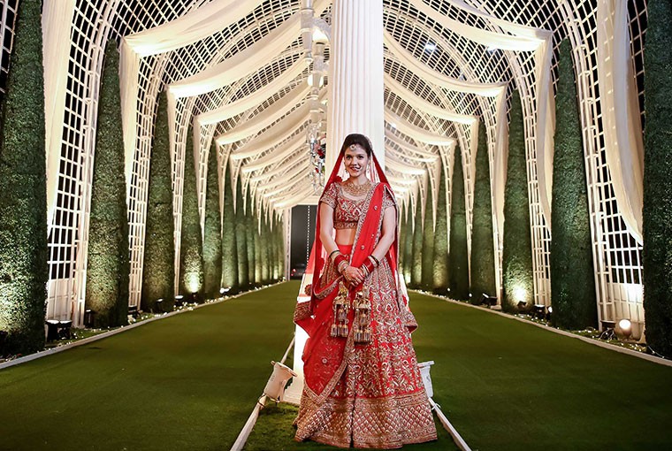 Tips And Tricks To Look Slimmer On Your Wedding Day