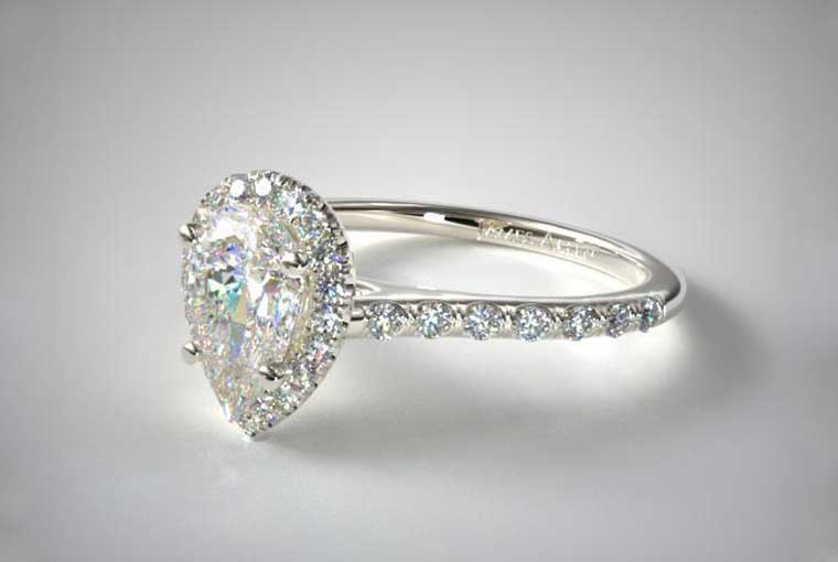 Is it a good idea to buy your engagement ring online?