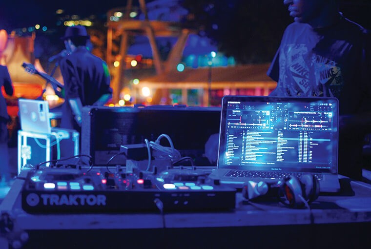 Things To Ask Your DJ Before Hiring Them For The Wedding