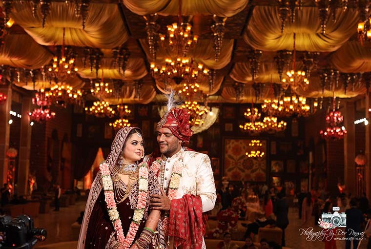 What are the unexpected wedding expenses and how can they be managed?