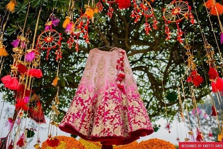 How to take care of your wedding outfits if your wedding day is postponed because of COVID-19?