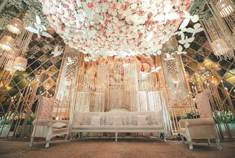 What is the best time to start booking your wedding vendors?