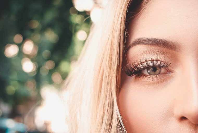 Things to know about lash lift, and should you go for it before the wedding?