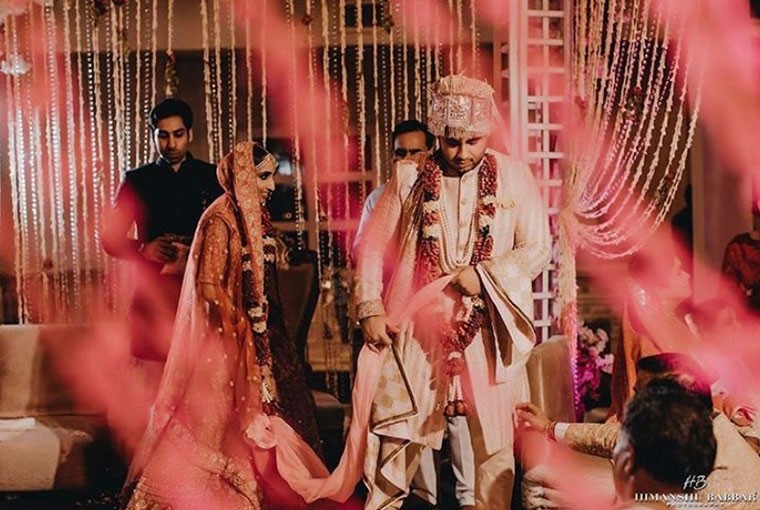 Makeup tips for the brides doing makeup on their own for their intimate wedding