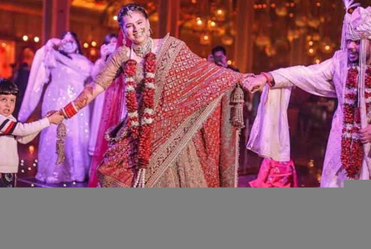 Things to keep in mind while choosing your Outfit for an Intimate Wedding!