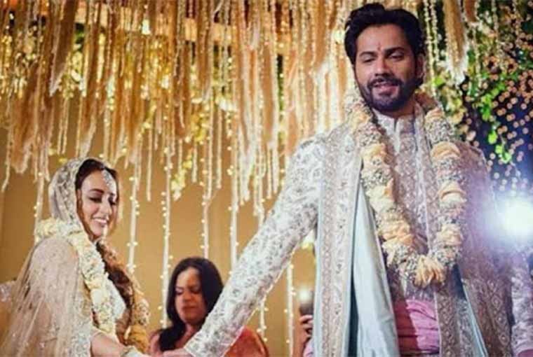 How to invite all your loved ones on your wedding day without having a large gathering?
