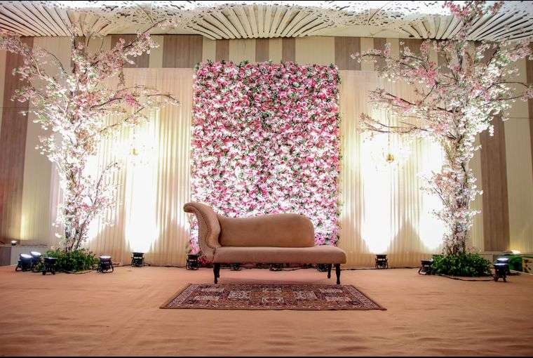 A complete guide on planning a Summer Wedding!
