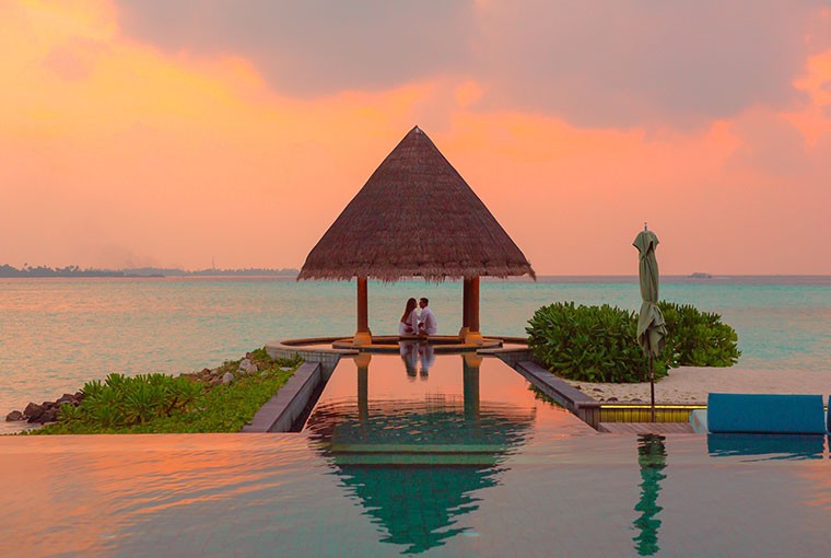 Top Things to Carry for a Summer Honeymoon