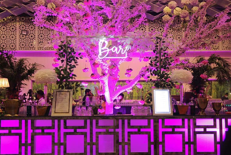 How to get a fair idea of the need of alcohol for your wedding function?