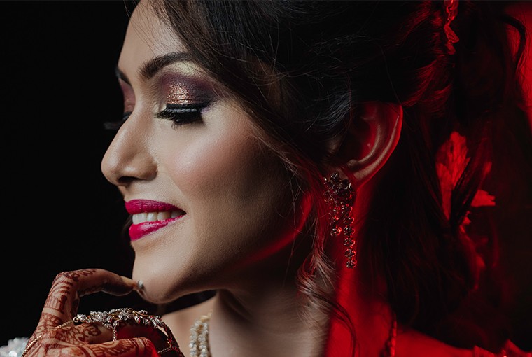 How to check that you need Airbrush makeup on your D-Day?