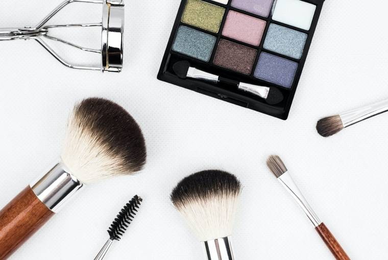 Here’s how MUAs Sanitise their Makeup Products During The Pandemic