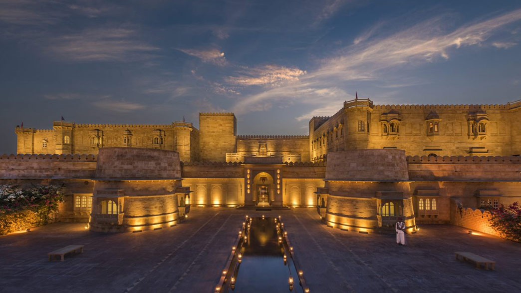The Latest Trend of Embracing Regal Historical Venues for Indian weddings