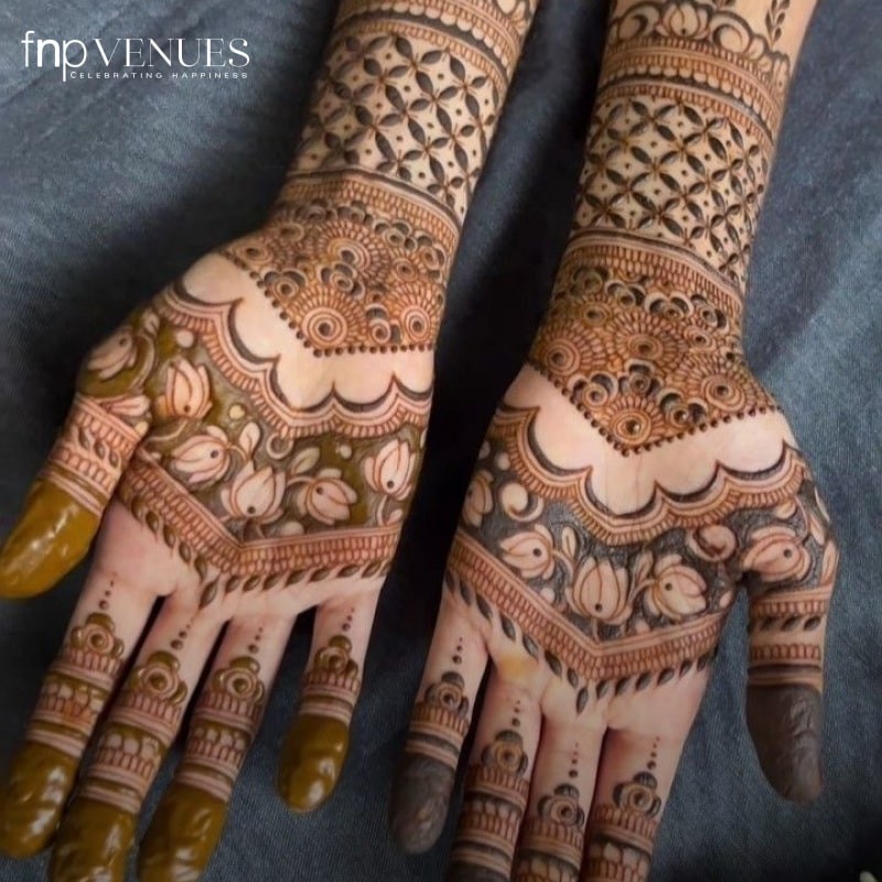 bracelet mehendi design fron hand