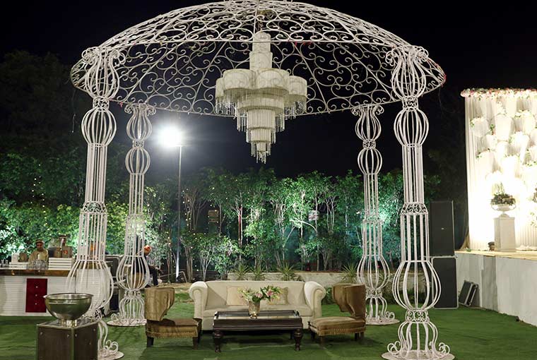 Garden Wedding at Pavilion by Ferns N Petals