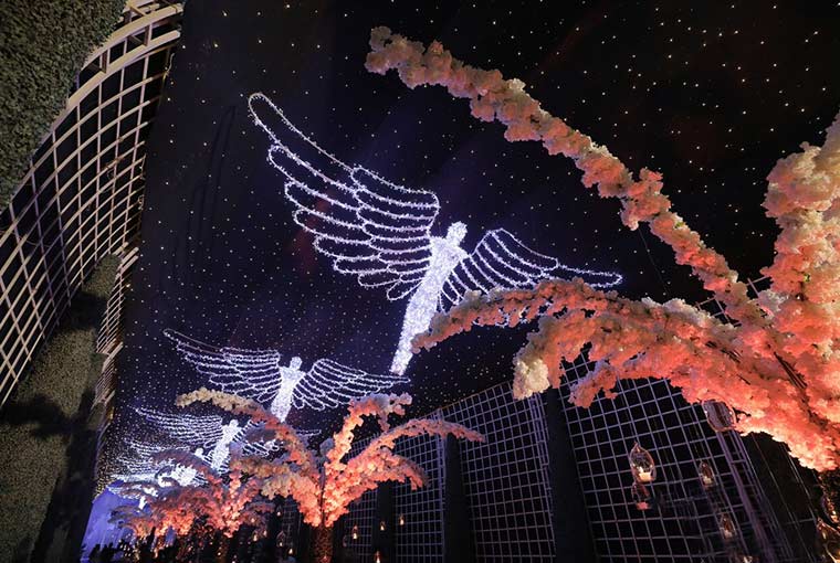 dreamy passage with angels for the Winter Wonderland themed decor