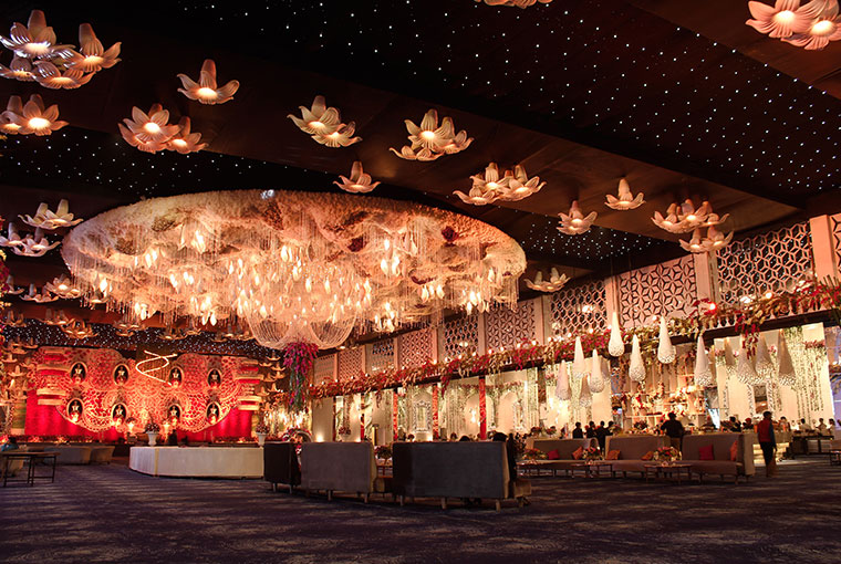 banquet halls decorations by FNP Gardens