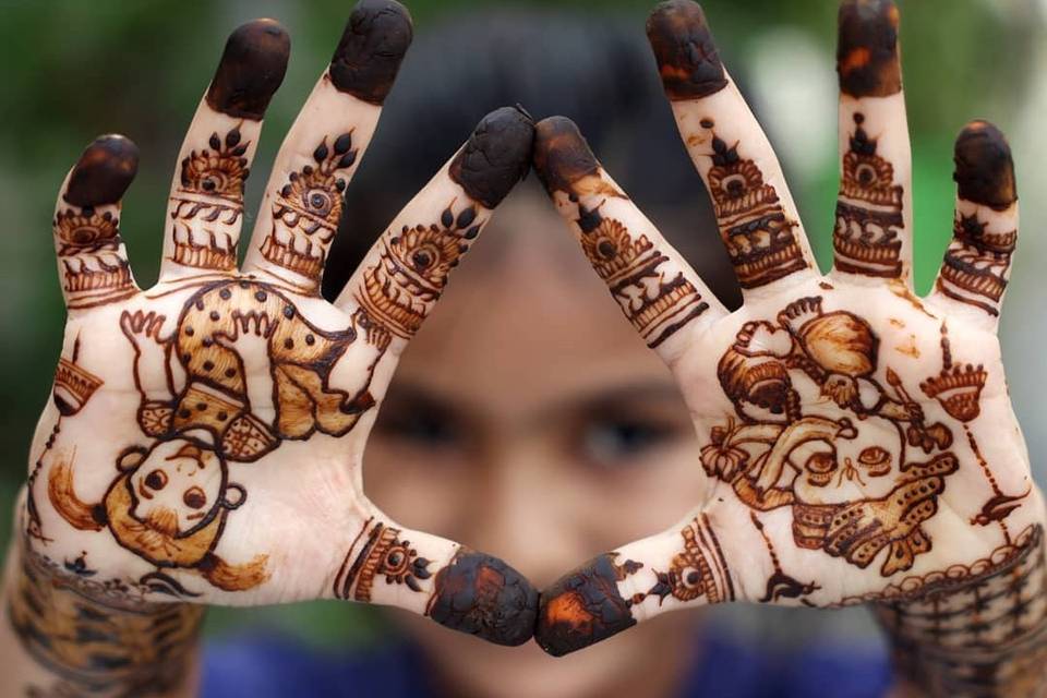 Mehendi Design for Kids-FNP-Venues