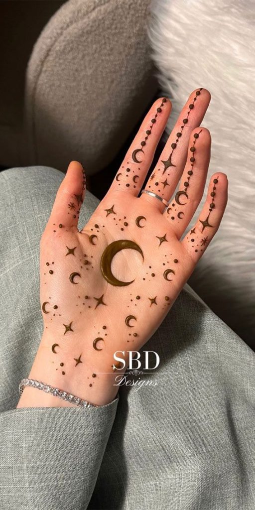 moon and star mehndi design