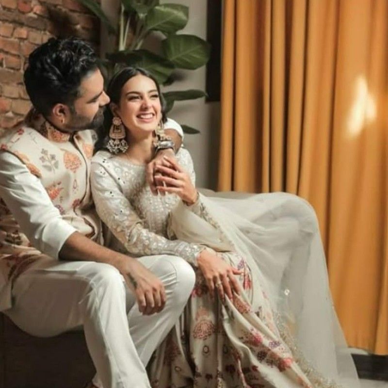 sitting photoshoot for couples